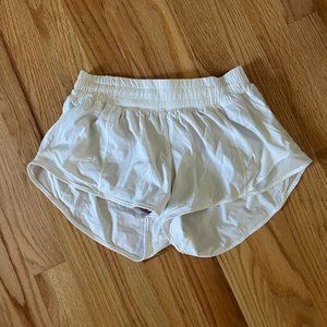 Lululemon Hotty Hot Short 2.5" II - White